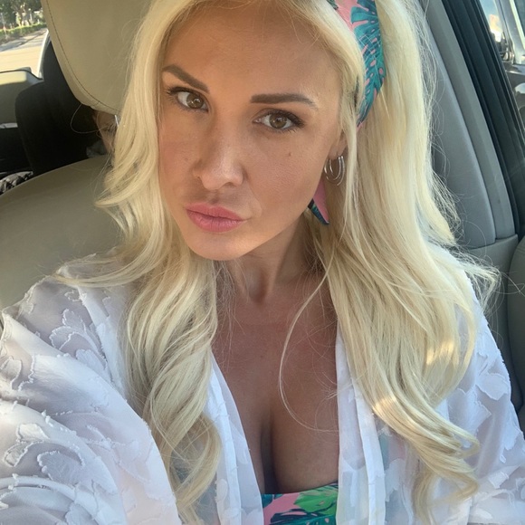 Meet your Posher, Janae - Picture 1 of 4